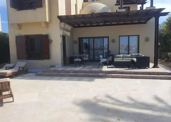 Villa Villa, With Heated Pool And Lagoon