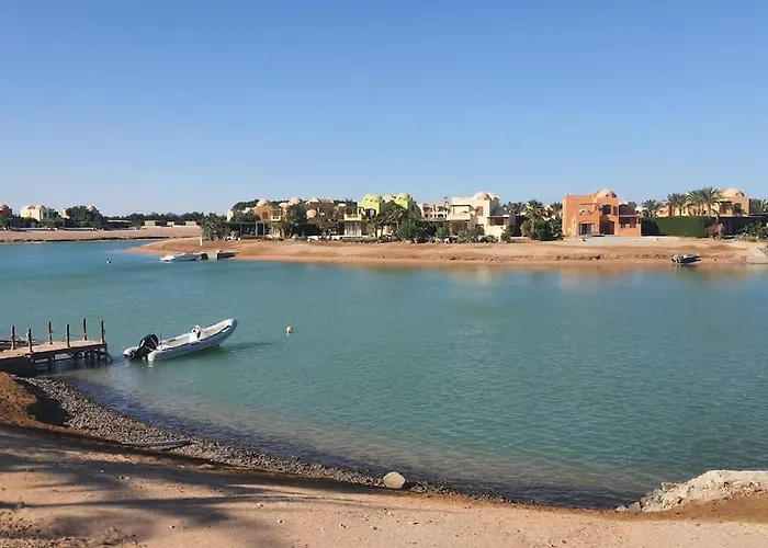 Villa Villa, With Heated Pool And Lagoon *