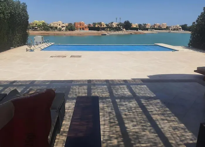 Villa Villa, With Heated Pool And Lagoon Hurghada
