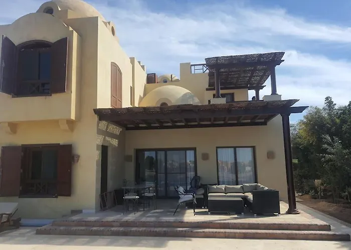 Villa Villa, With Heated Pool And Lagoon